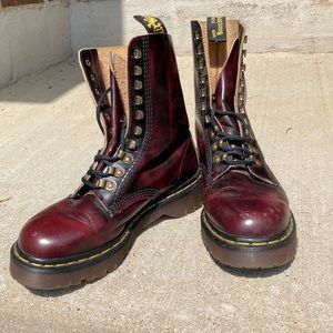Dr Martens MIE UK 7 Burgundy Rub Off